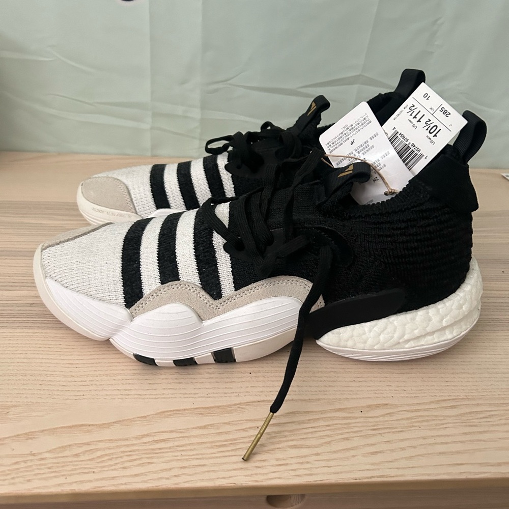 Adidas Trae Young 2 Basketball Shoes, NWT, Size 10.5